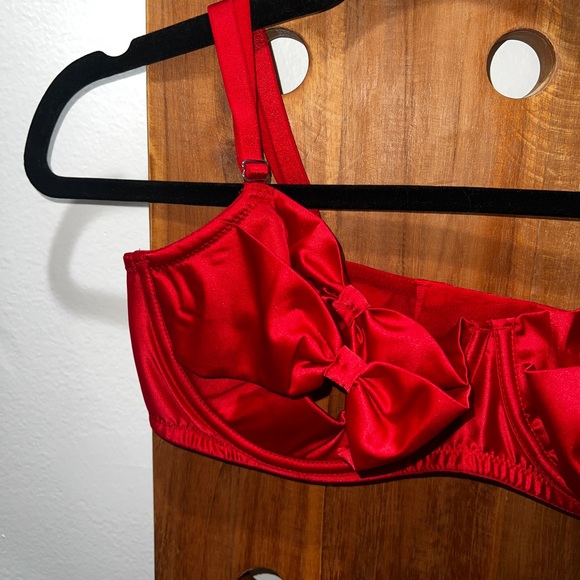 🆕 Victoria’s Secret Wicked Peekaboo Cup Bow Balconette Bra - Picture 6 of 10